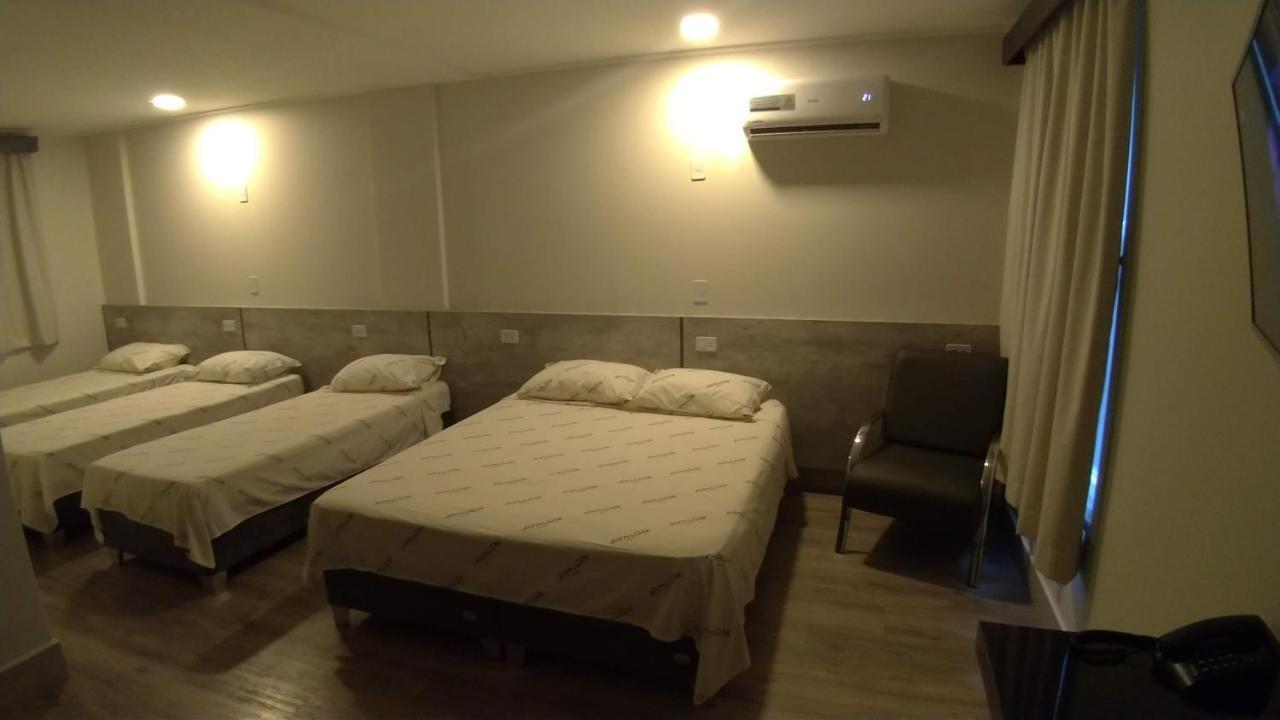 Hotel Avalon Maringa Economico エクステリア 写真